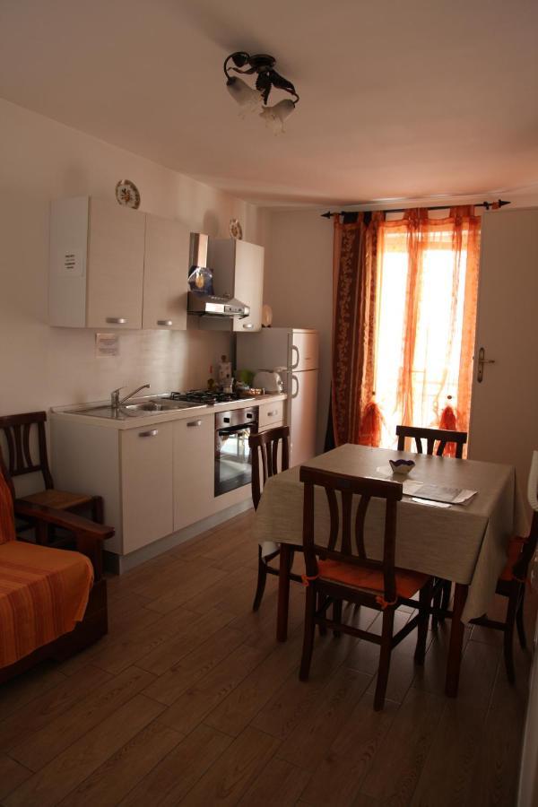 Casa Viola -Locazione Breve Apartment โปลีญาโนอามาเร ภายนอก รูปภาพ