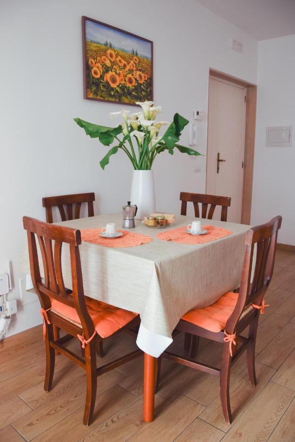 Casa Viola -Locazione Breve Apartment โปลีญาโนอามาเร ภายนอก รูปภาพ