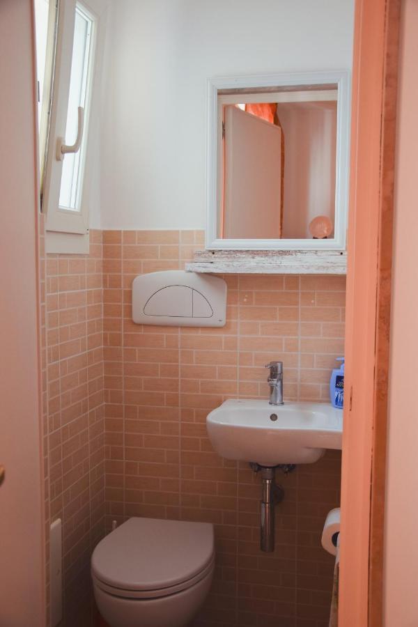 Casa Viola -Locazione Breve Apartment โปลีญาโนอามาเร ภายนอก รูปภาพ
