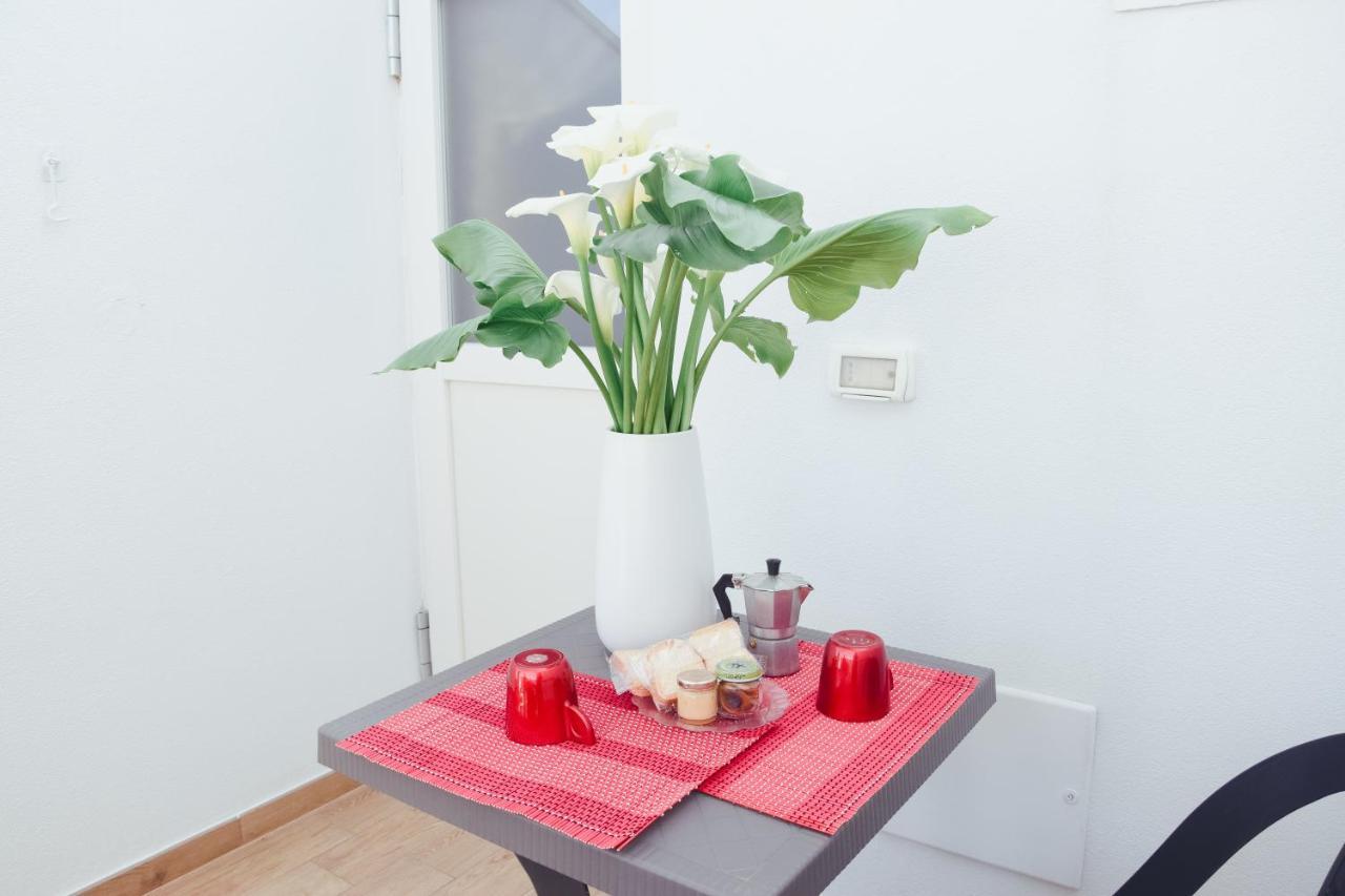 Casa Viola -Locazione Breve Apartment โปลีญาโนอามาเร ภายนอก รูปภาพ