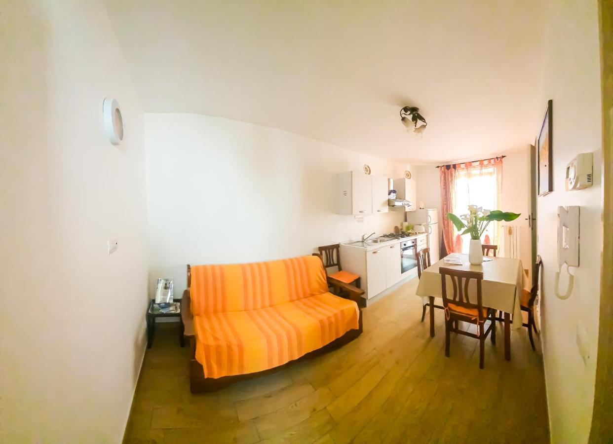 Casa Viola -Locazione Breve Apartment โปลีญาโนอามาเร ภายนอก รูปภาพ